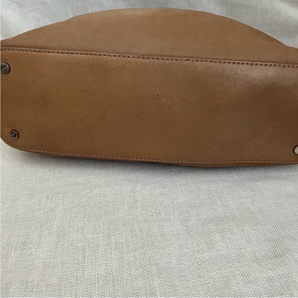 - 👛🛍️LEATHER TORY BURCH BAG 👛🛍️ - Picture 13 of 14